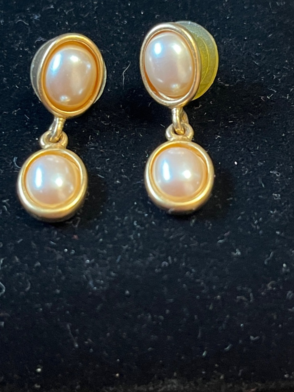 E pearl earrings